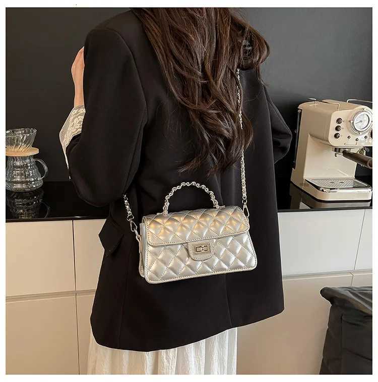 High-quality Diamd Chain Bag Wens 2025 New Fi Xiaoxiangfeng Shoder Bag Versatile Niche Messenger Bag Y251120