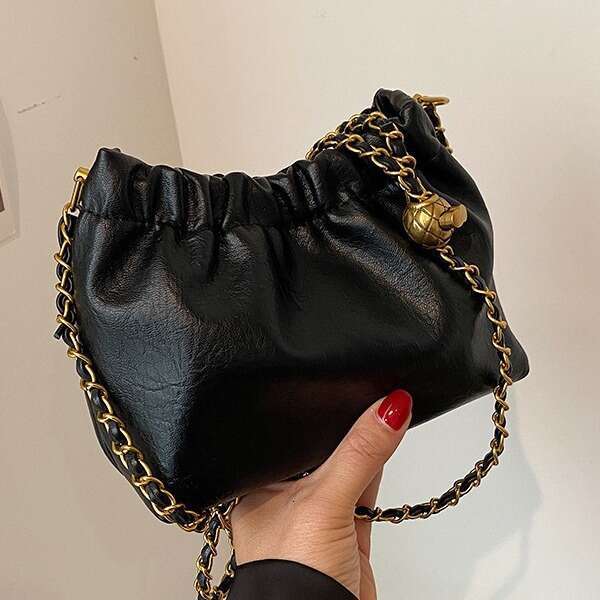 2025 new fashionable and popular niche design women's commuting chain crossbody bag, mini bucket bag