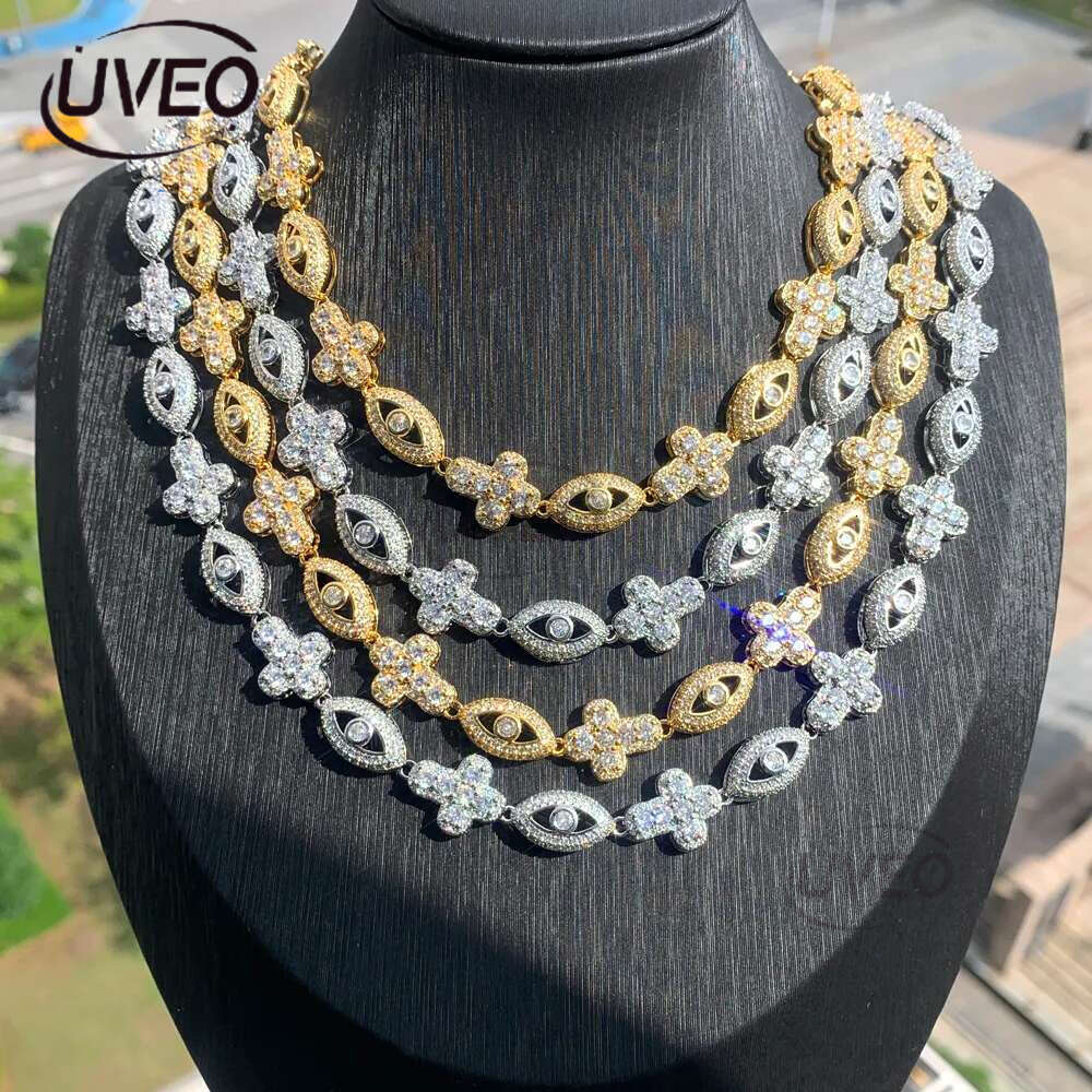 2024 New Arrived Fashion Eye Cross Necklaces Full Paved Iced Out Bg CZ Charm k Choker Hip Hop Jewelry for Men Boy