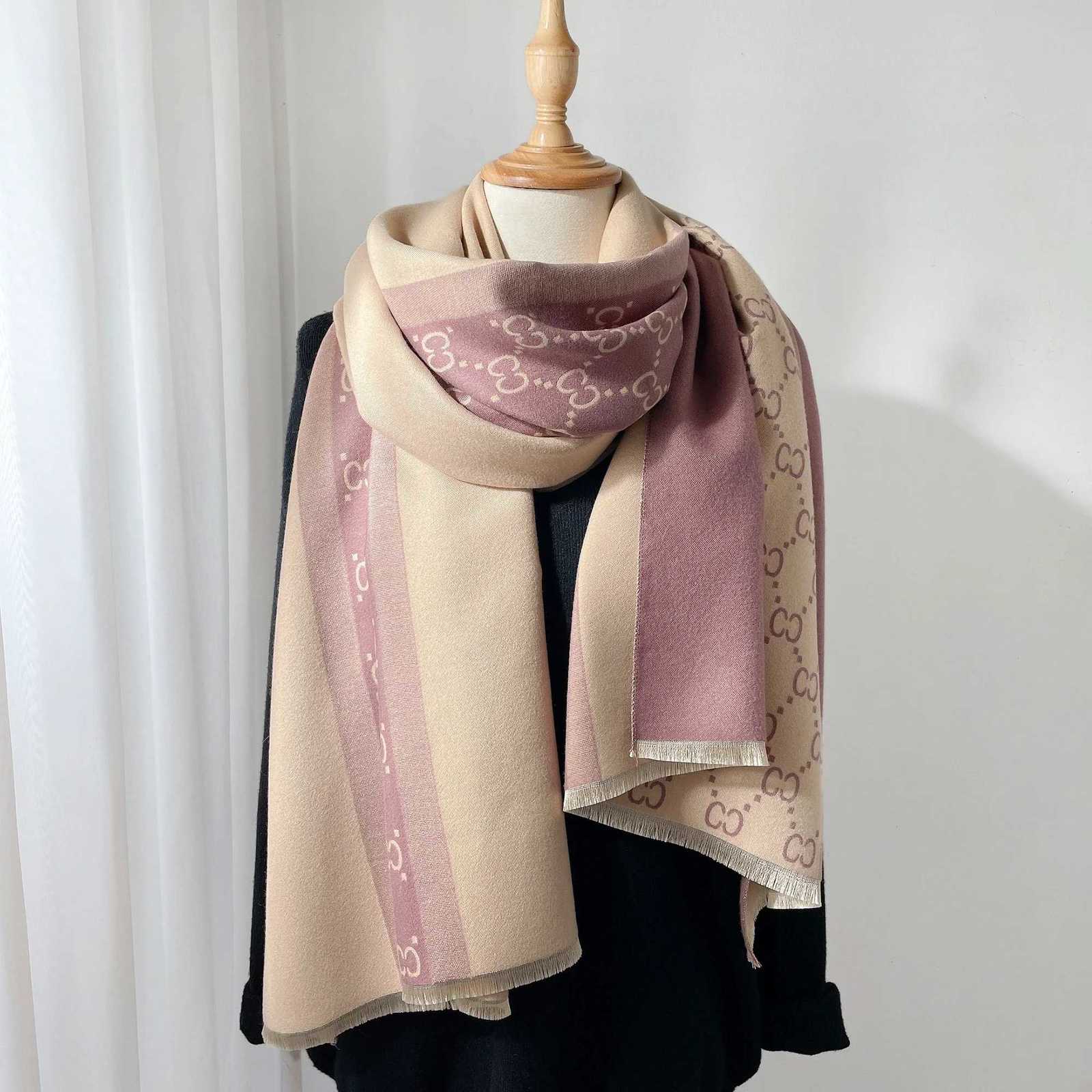 2025 Autumn and Winter New European and American Warm Scarf Women Long Style Air-conditioned Room Shawl Fashion ThickenedT251120
