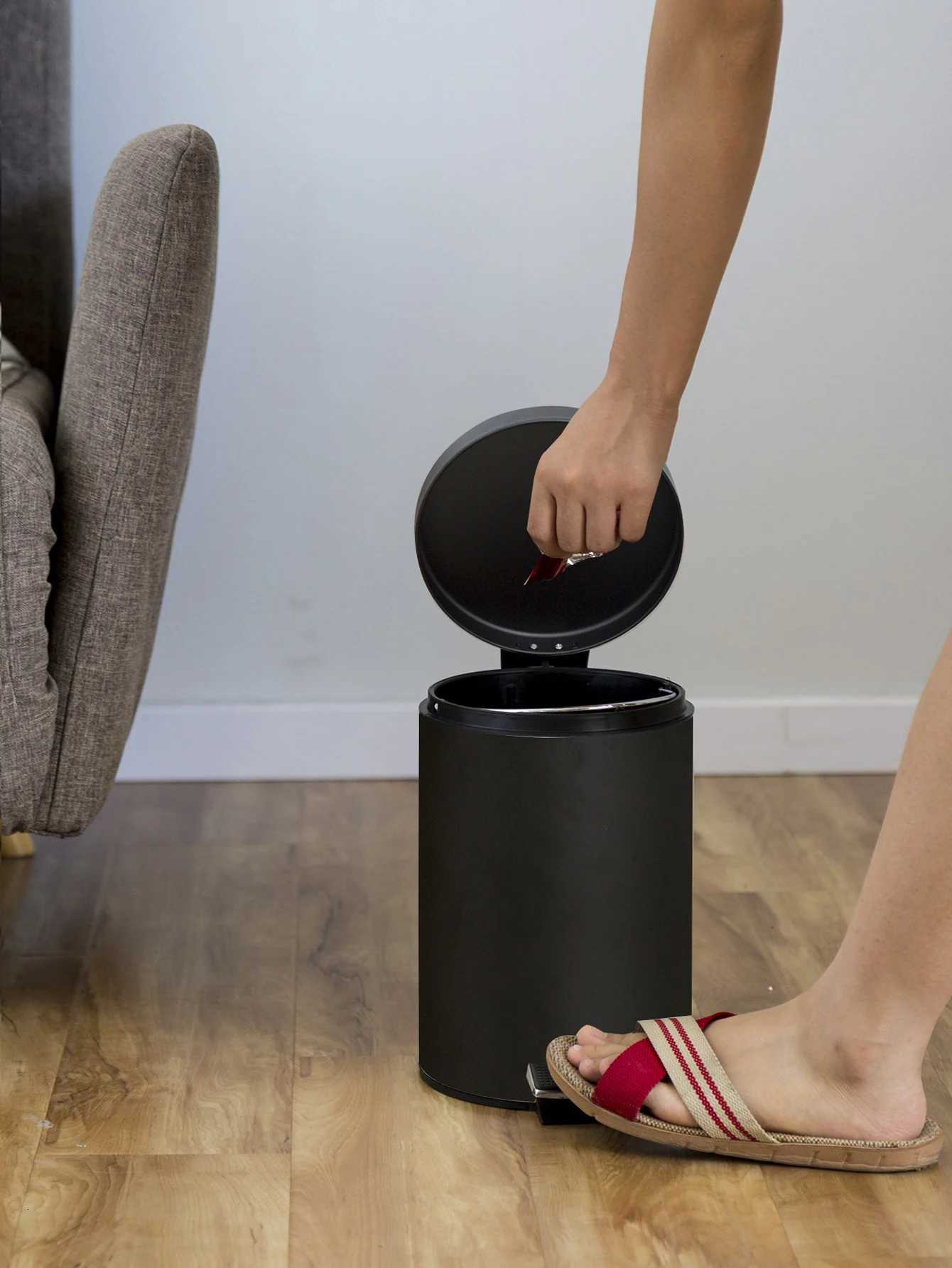 3L Mini Black Round Lidded Step Trash Can Compact Garbage Bin with Removable Liner Bucket and Handle School Bathroom Kitchen C251120