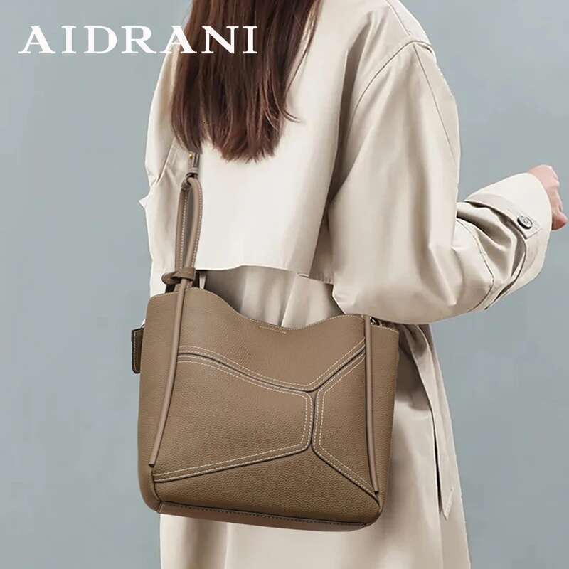 Aidrani New Women's Genuine Leather Bag, 100% Soft Cowhide Material Handbag, Portable Outdoor Bag