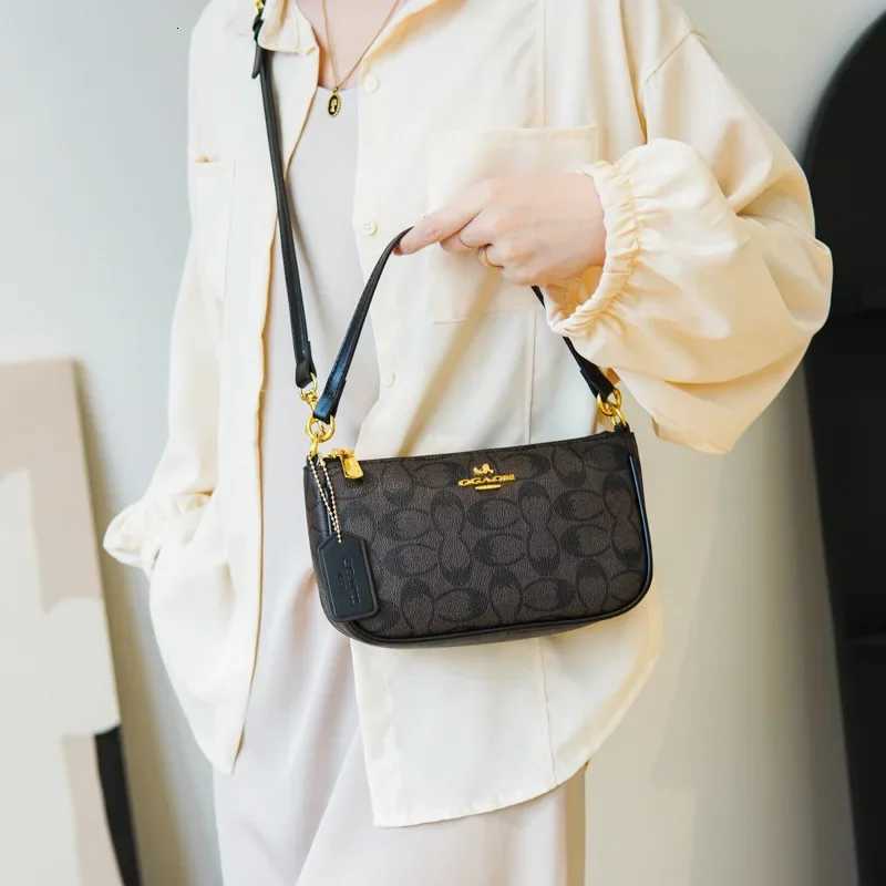 Elegant Womens Summer Casual Versatile Underarm Bag Handbag Square PVC Soft Vintage Style with Internal Zipper Pocket W251120 - view 4