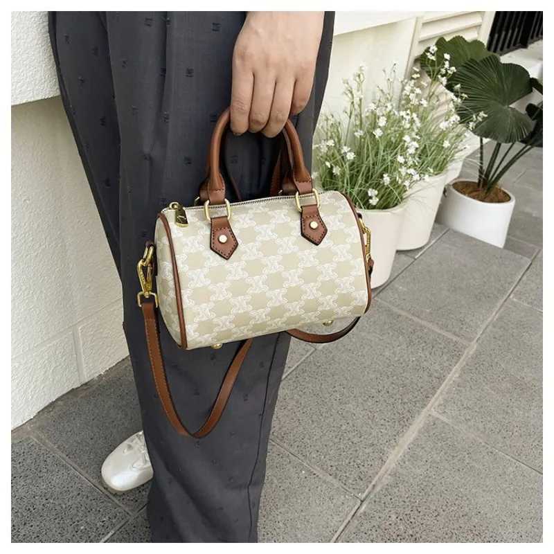 Ladies Maillard Style Cross Body Bag in Celebrity InspiredWens Adjustable Bag for Daily Use Cmuting Travel Stylish Simple Y251120