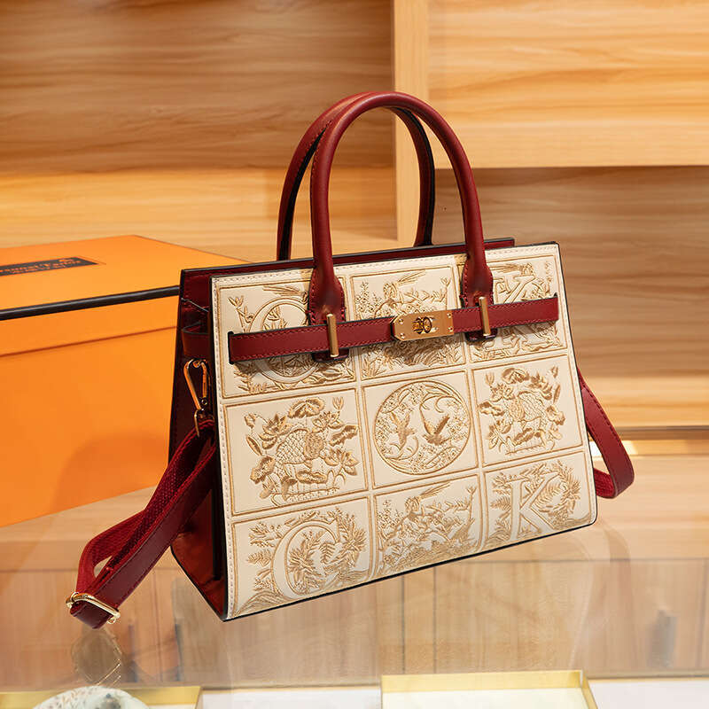 Designer Bag National Style Embroidered 2023 New Wedding Women's Handbag Large Capacity Crossbody Mother's Day Gift Bag