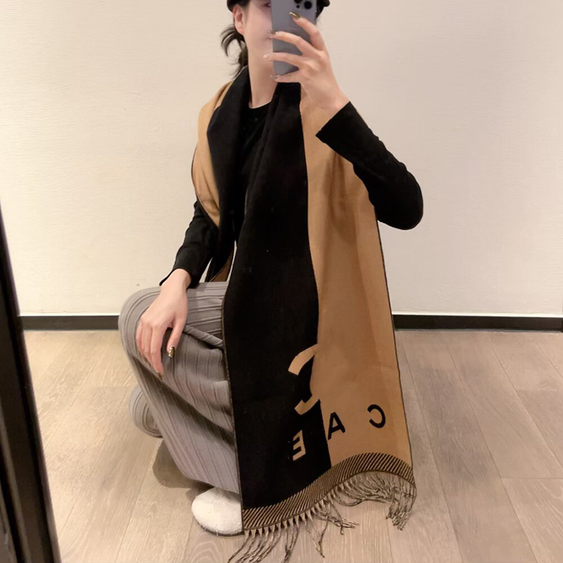 Designer Scarf Wome… - image