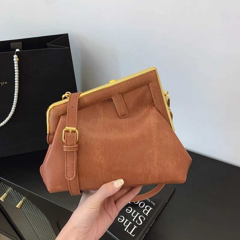 Famous design wens chain strap crossbody bag fi wens shoder bag casual and portable wens wallet Y251120