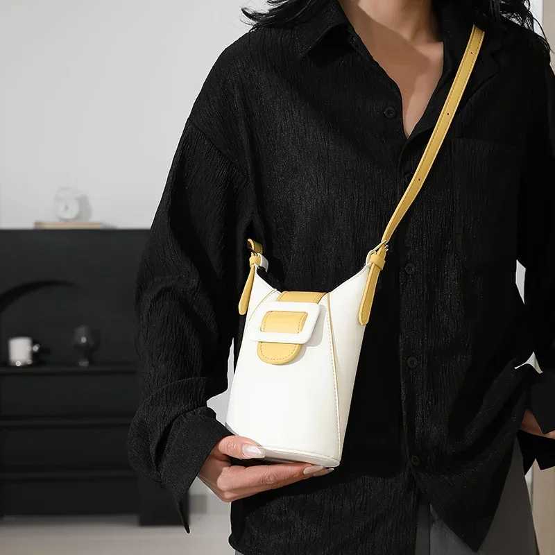 Fi Small Crossbody Bags Wen Small PU Leather Shoder Messenger Bag For Girls Bolsas Ladies Phe Purse Bucket Bag Y251120