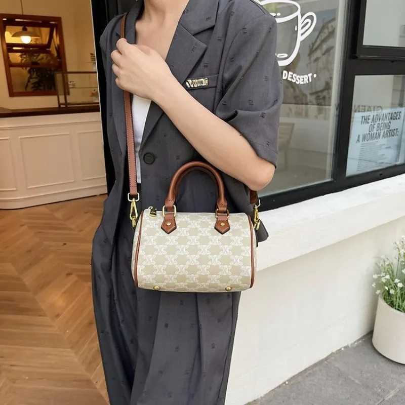 Ladies Maillard Style Cross Body Bag in Celebrity InspiredWens Adjustable Bag for Daily Use Cmuting Travel Stylish Simple Y251120