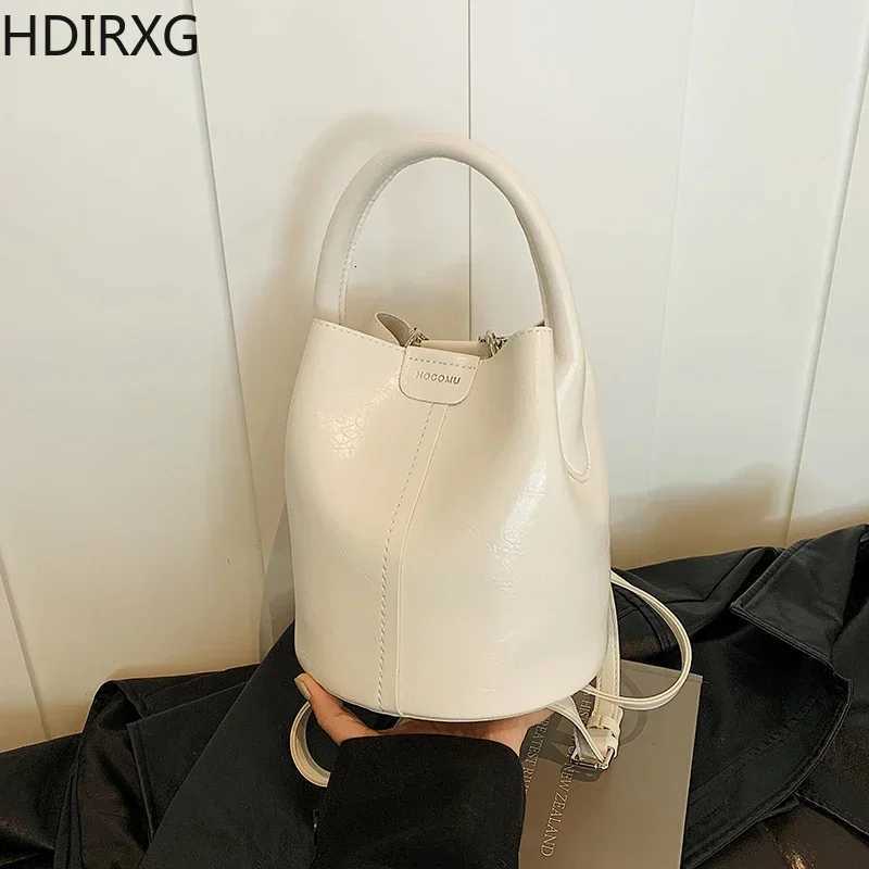 New Bucket Bag for Wen Trend 2024 Solid Color Pu Leather Fem Crossbody Bags Casual Simple Wan Shoder Handbags Luxury Y251120