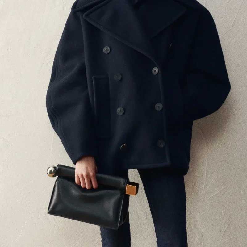 2025 New Style pu Leather Shoder Chain Crossbody Flip Cover Accordi Bags Small Square Bag Wens Handbag Y251120