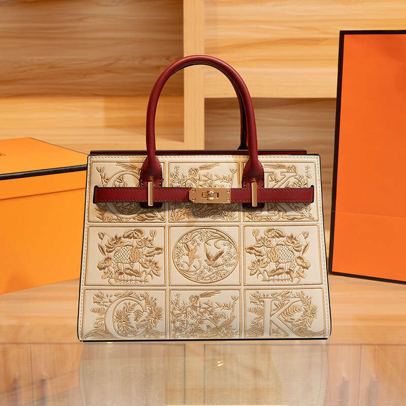 Designer Bag National Style Embroidered 2023 New Wedding Women's Handbag Large Capacity Crossbody Mother's Day Gift Bag