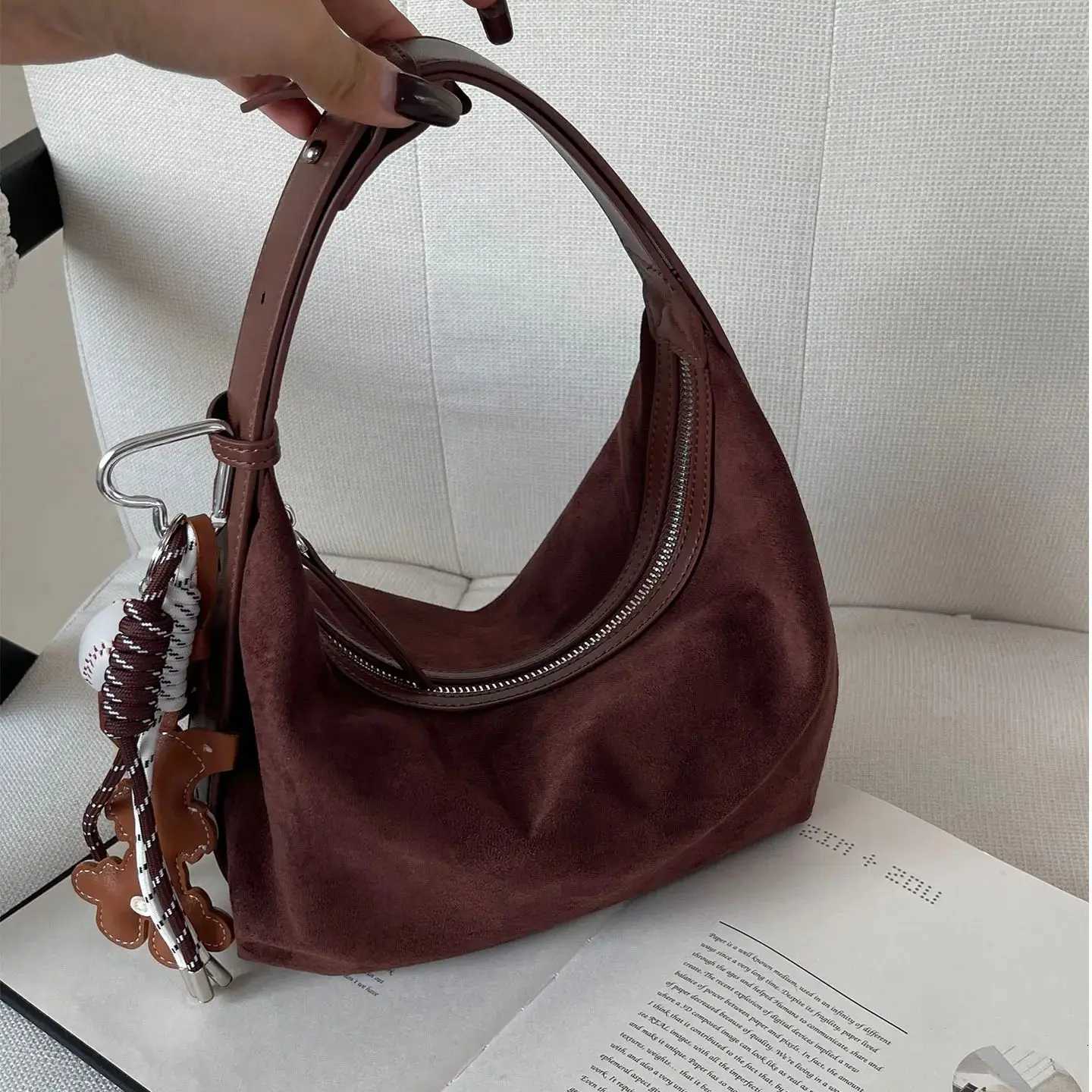 Suede Wen Luxury Design Underarm Bag 2025 New Vintage Ladies Shoder Handbag Fi Crossbody Casual Trendy High Quality Y251120
