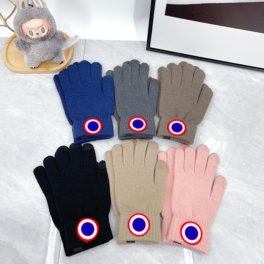 Designer Five Finger Luxury Unisex Classic Gloves Cashmere Blend Exterior Hexagon Pattern Knit Wrist Separate Pockets Reinforced Edge Cold Resistant Comfortable