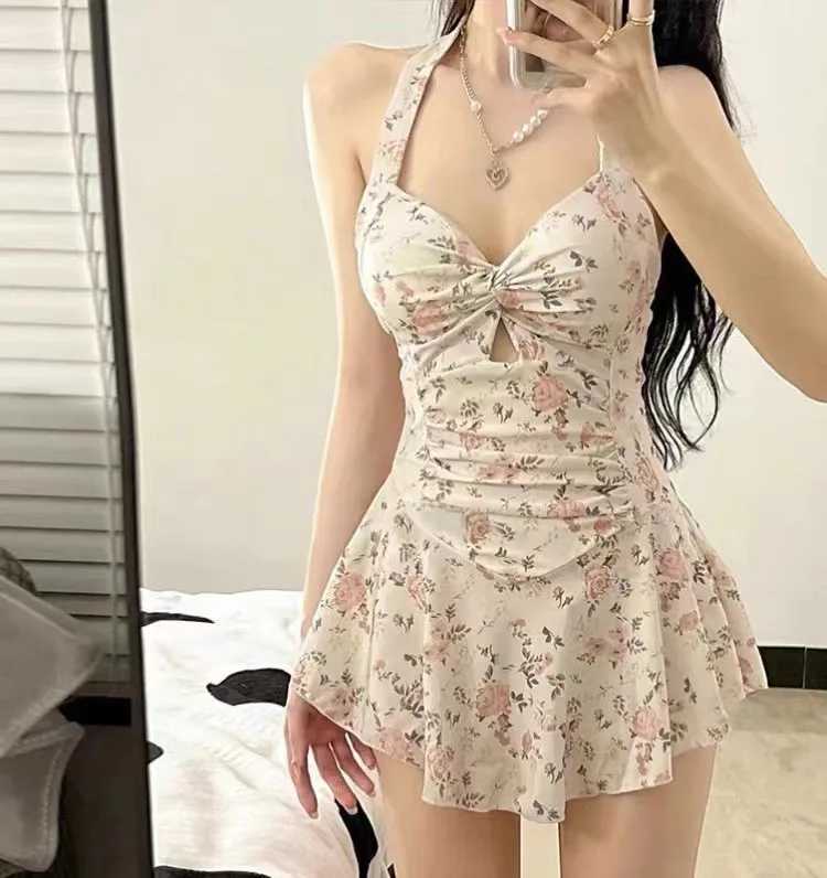 Womens Pendant Neck… - image