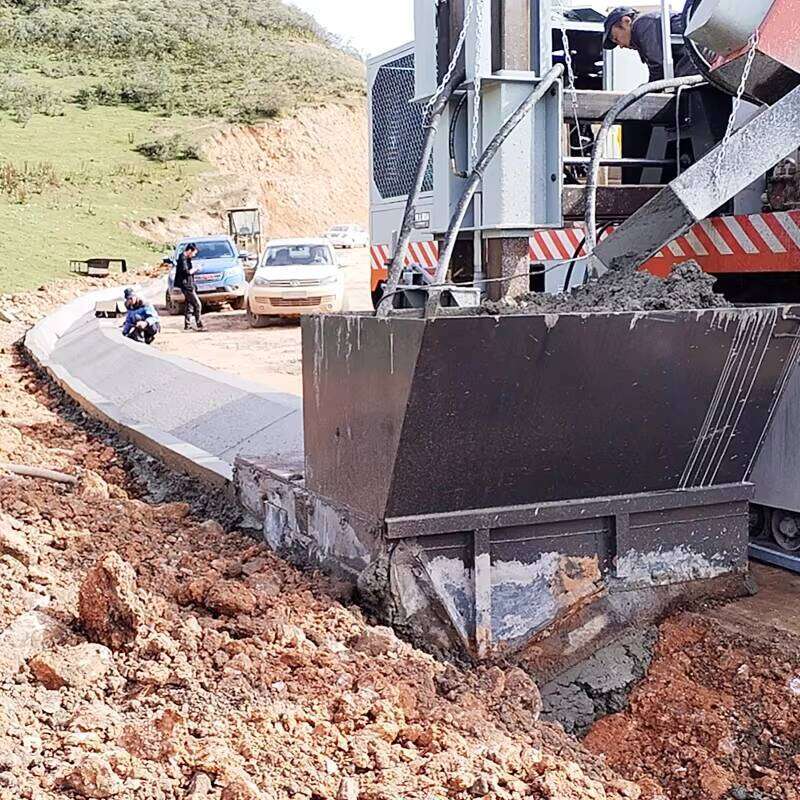 High-Torque Concrete Curb Paver Machine With Strong Extrusion Force Anti-Clogging Hopper for Rural Road Curbing