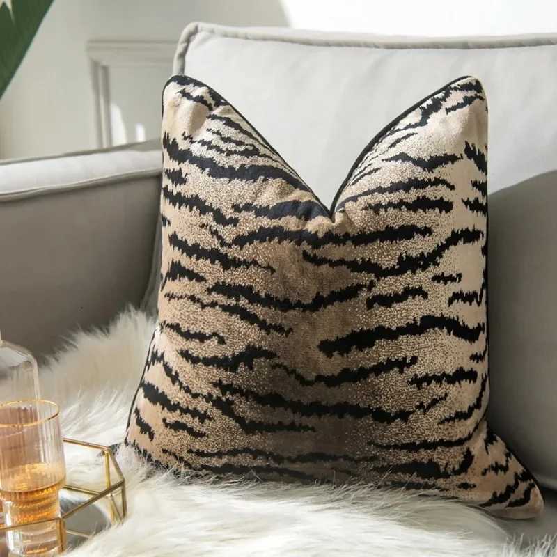 Pillow Case Luxury Tiger Pattern Cushion Cover Design High-end Leopard Flocked Velvet Cover Decorative case for Livingroom C251120