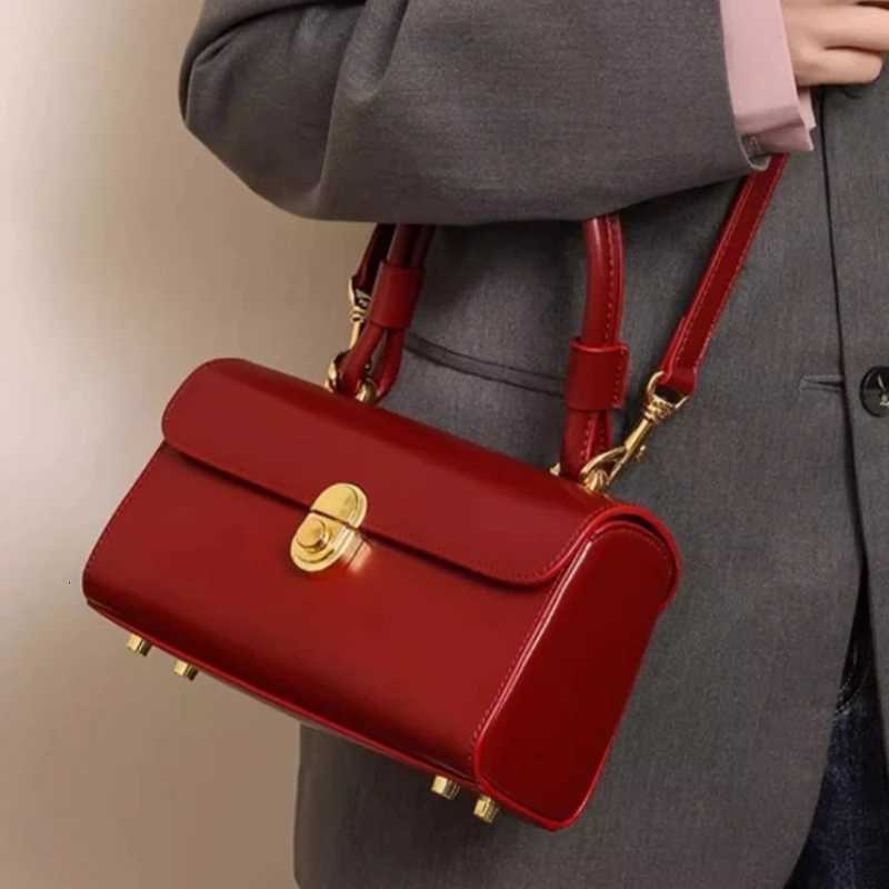 Wen Red Square Handbag PU Leather Flip Shoder Bag High Quality Large Capacity Elegant Mti Functial Crossbody Bag Banquet Y251120