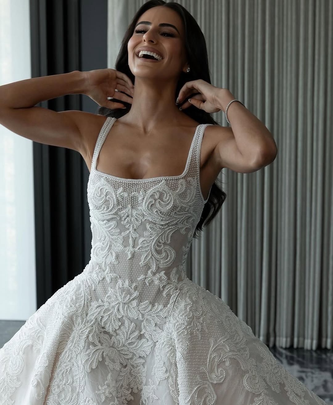 Fashion Wedding Dresses Appliques Bridal Gowns Spaghetti Straps Pearls A Line Princess Sleeveless Customized Vestidos De Novia Plus Size