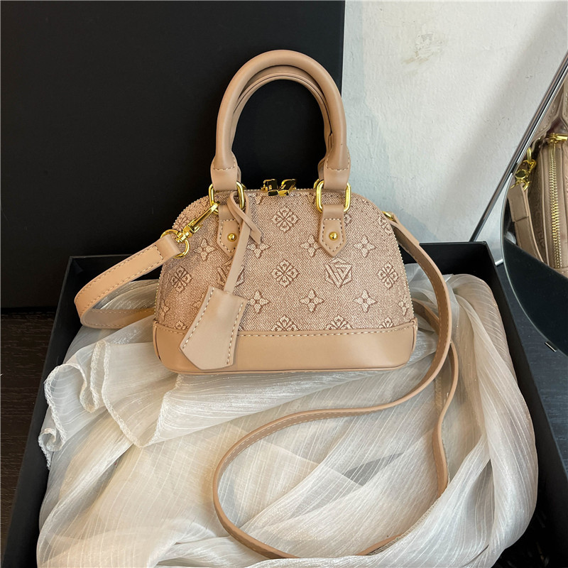 Free delivery designer bag Fashionable casual small square crossbody bag soft commuter women's bag