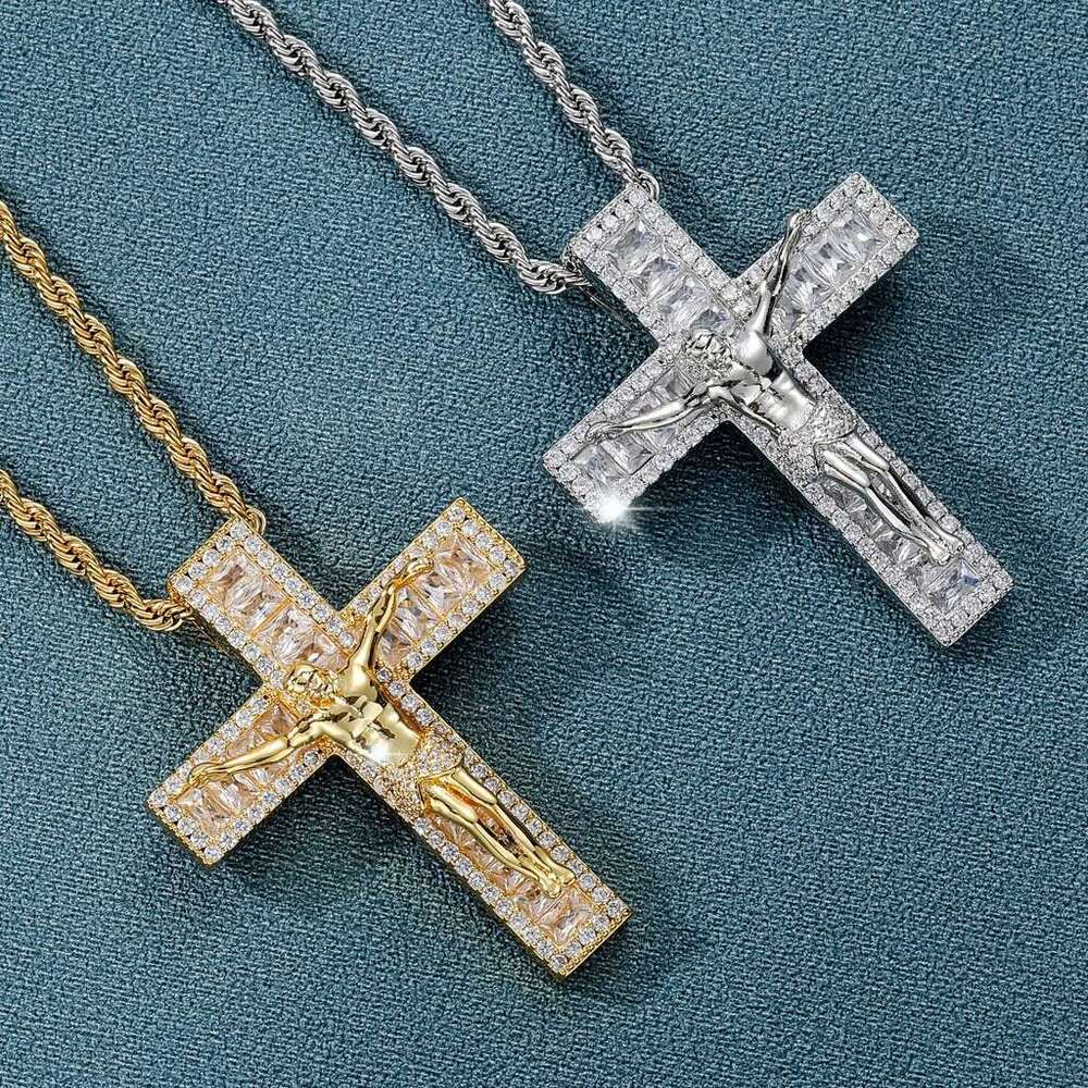 Luxury necklace cross copper micro-inlaid ice out VVS Moissanite hip Hop pendant for men and women Free delivery