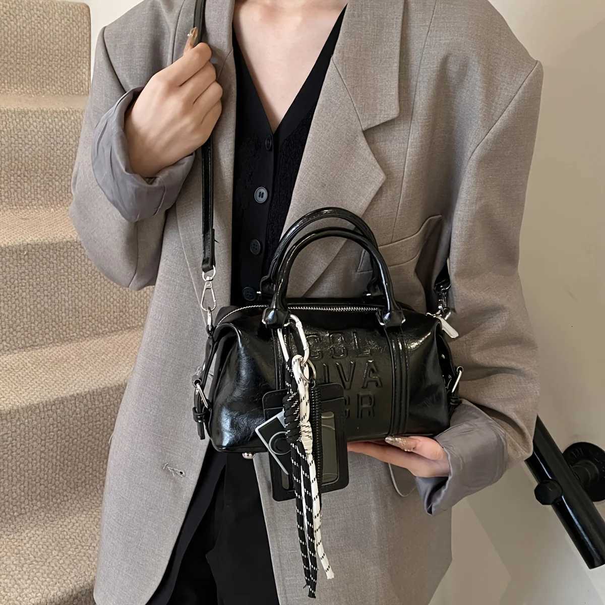 Wens Handbag Crossbody Bag with Adjustable Shoder Strap Zipper Closure Versatile for Work Travel Dating Shopping Y251120