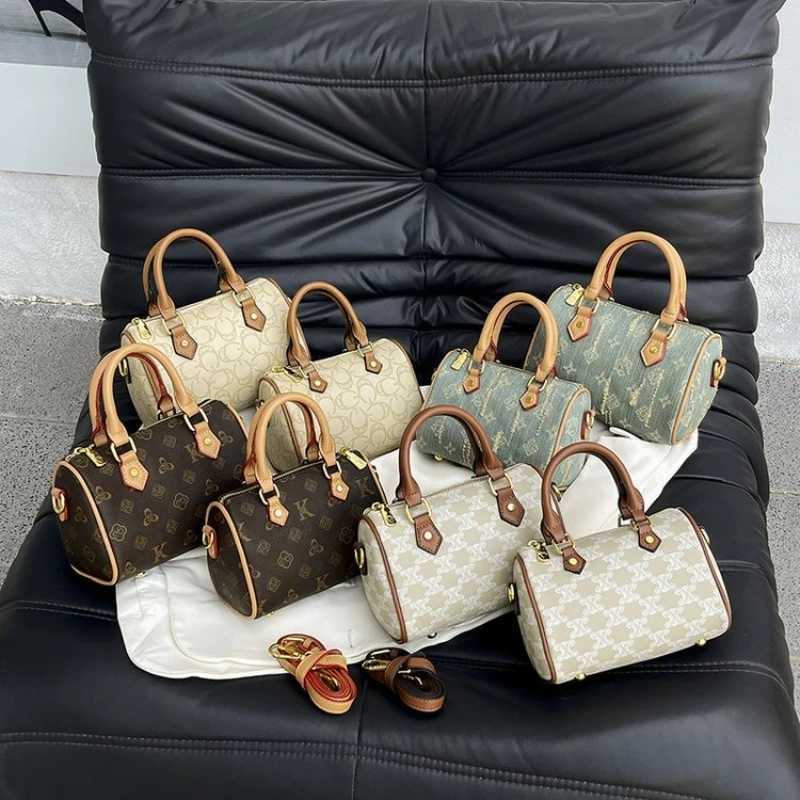 Ladies Maillard Style Cross Body Bag in Celebrity InspiredWens Adjustable Bag for Daily Use Cmuting Travel Stylish Simple Y251120