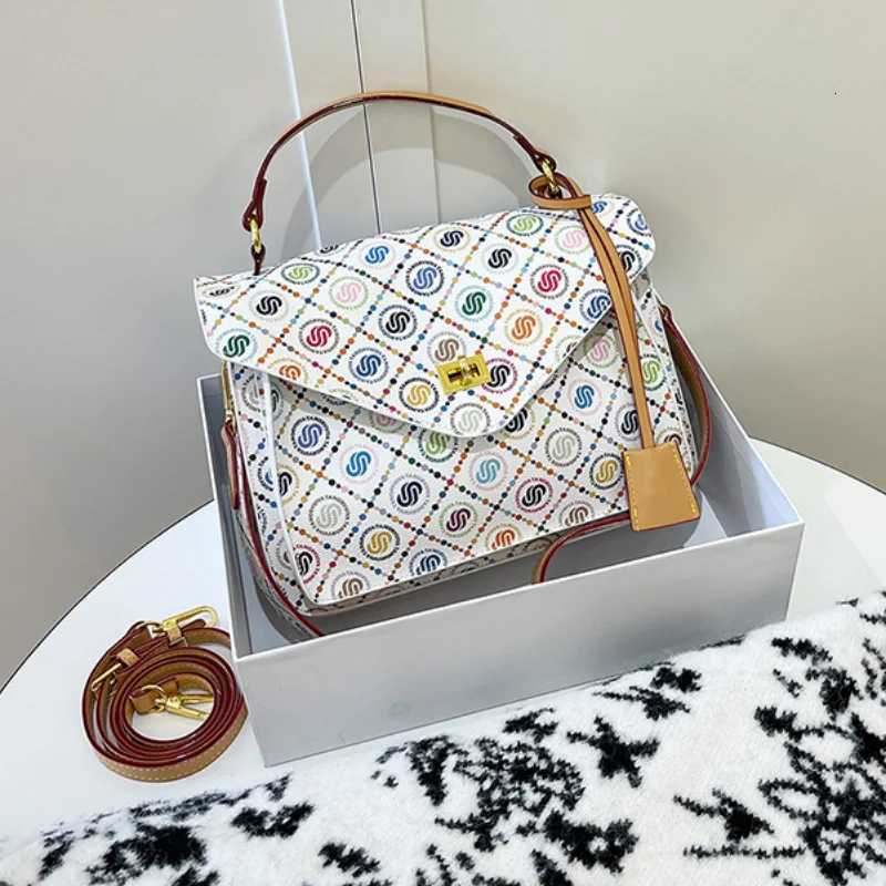 Luxury Vintage Pattern Messenger Bag Lock Design Handbag Wen Purse Large Capacity Crossbody Briefcase Elegant Shoder Tote Y251120