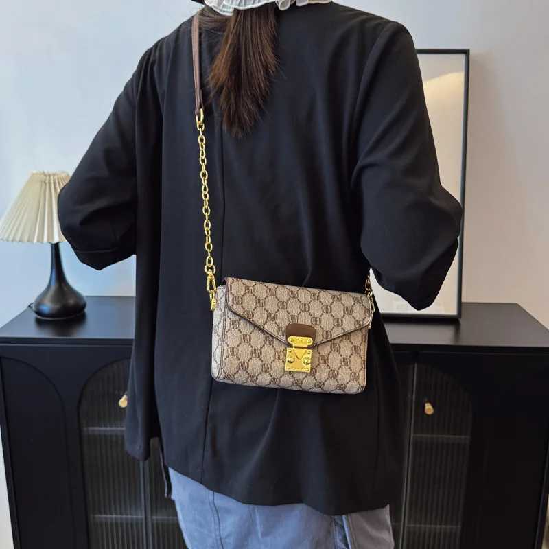 Charm Chain Floral Square Bag Wen Cpact Crossbody Purse Crinkle Texture Museum Date Ready Statement Y251120