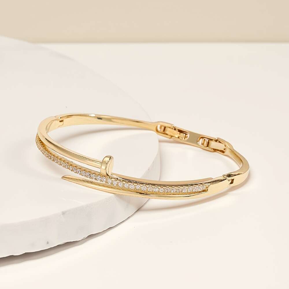 Hot-selling European and American Style Personality Fashion Nail Bracelet Sweet Romantic Suitable Gift for Women