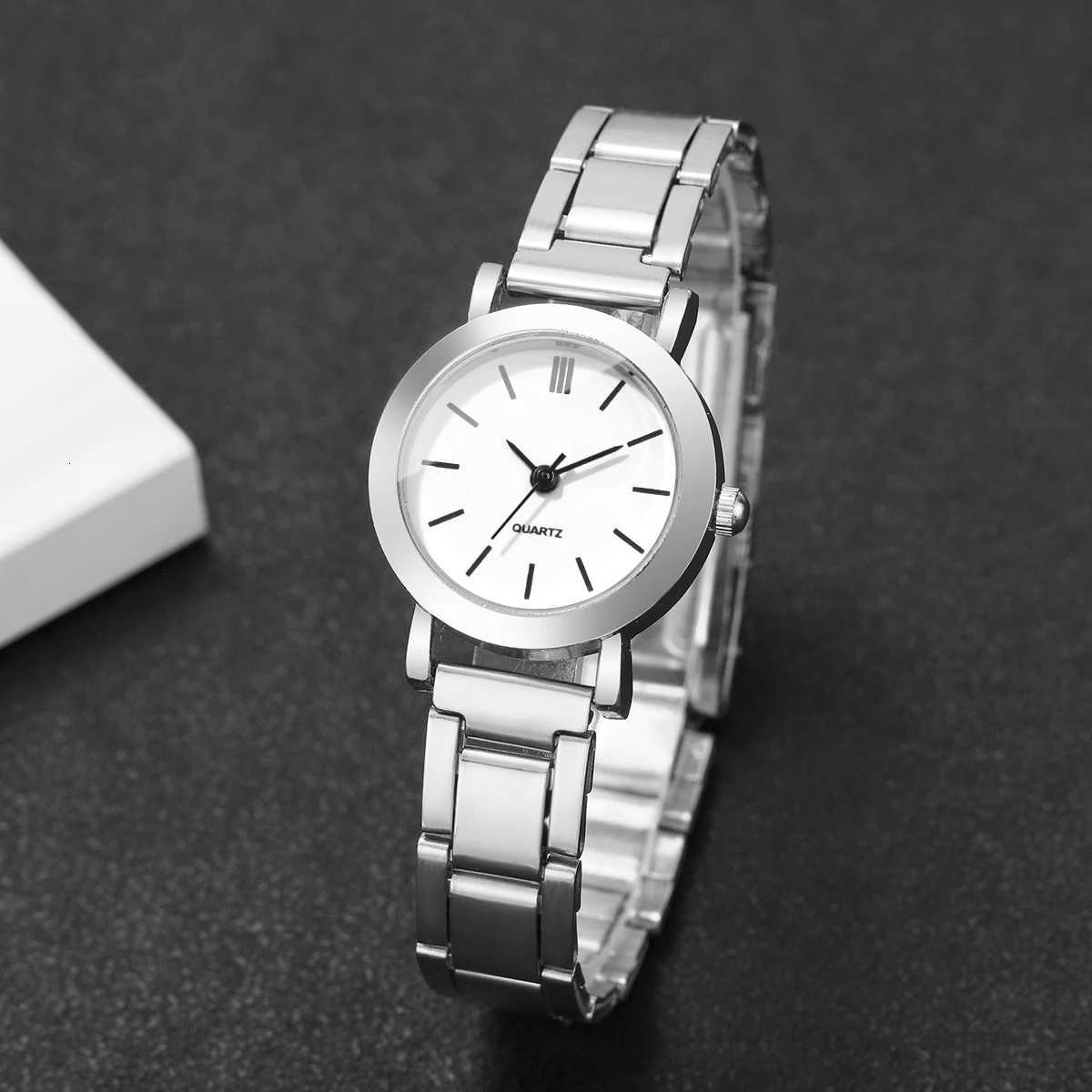 Womens Light Luxury Exquisite Digital Scale Small Dial Small Niche Premium Quartz Watch Box Not IncludedXJ251120