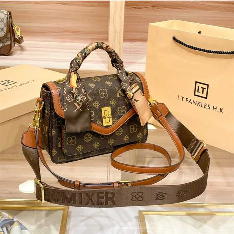 Light luxury brand wens bag 2025 new fiable and versatile high-end color blocked handbag single shoder crossbody bag Y251120