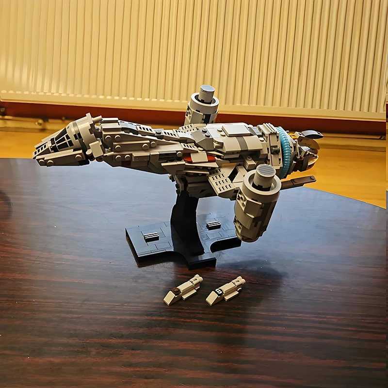 670 Parts MOC Icons Series Firefly-Class Serenity Spaceship Midi-Scale Building Blocks Model DIY Assembly Bricks Model Toys Gift W251120