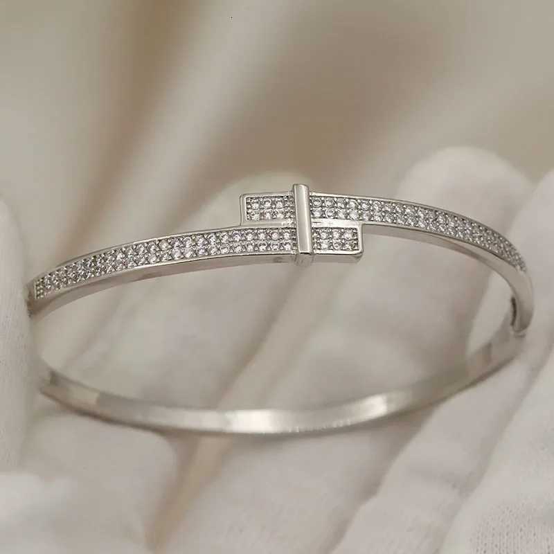 New Sight Crystal Geometric BanglesBracelet for Women Wedding Bridal Zirconia Bracelet Fashion Brand JewelryW251121