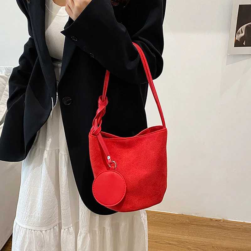 Solid Color Wen Suede Shoder Bag Bucket Bags Large Capacity Versatile Ladies Underarm Tote Casual Fem Phe Handbags Purs Y251121