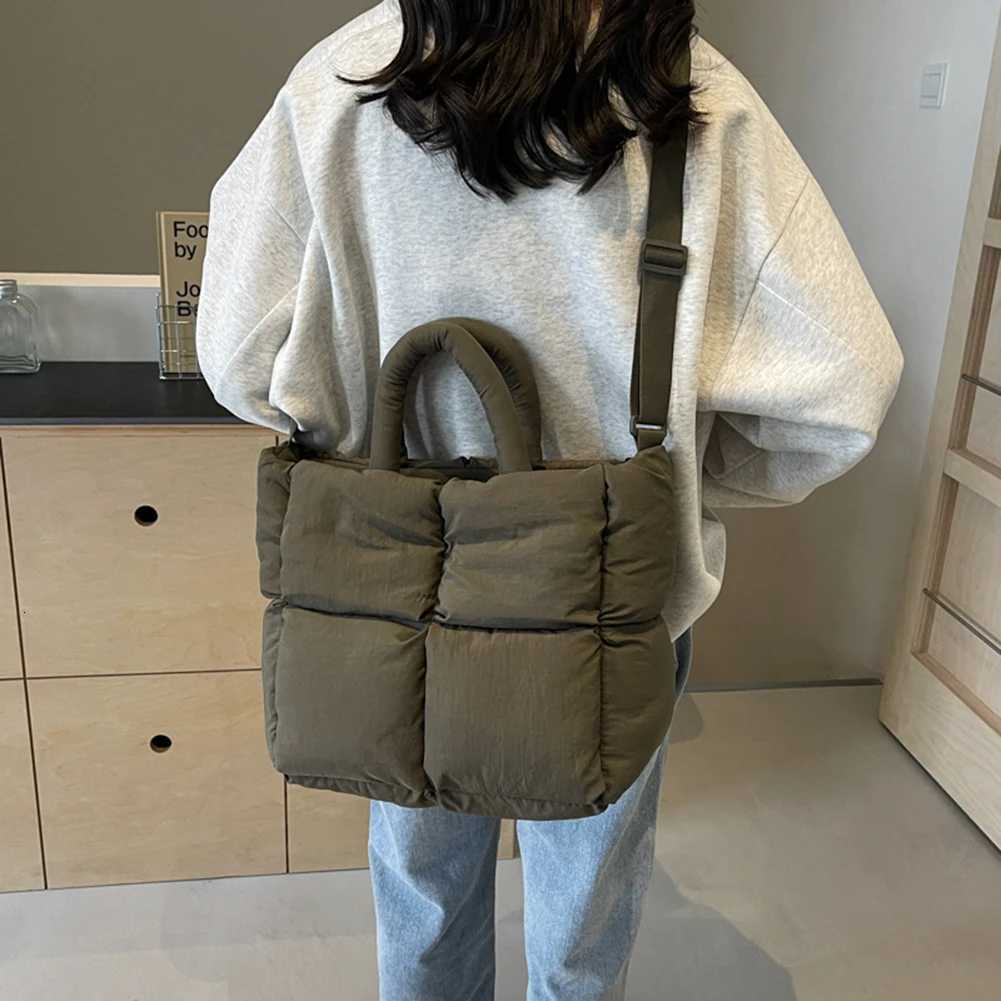 Winter Puffer Cott Padded Wens Shoder Bag Large Capacity Solid Square Tote Bags Checkered Embroidery Thread Down Handbags Y251121