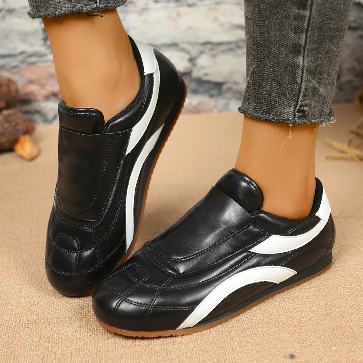 Women Sneakers Casual Running Shoes High Quality Flats Outside Simple Versatile Nonslip Loafers 251121