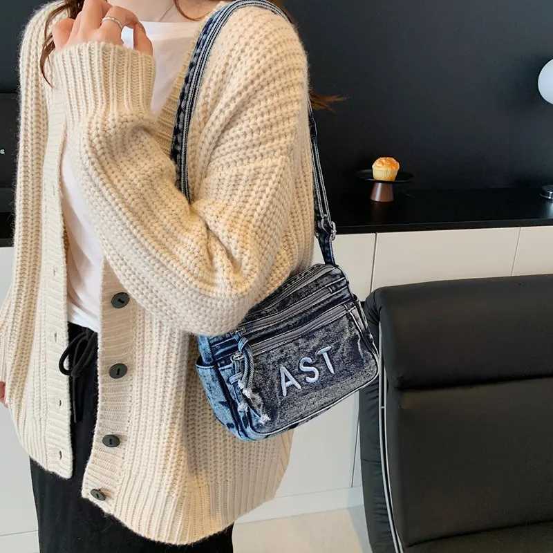 Fashion New Cmuter Versatile Crossbody Bags Heavy Embroidery Denim Shoder Bag Mti Pocket Fi Texture and Simple Square Bag Y251121