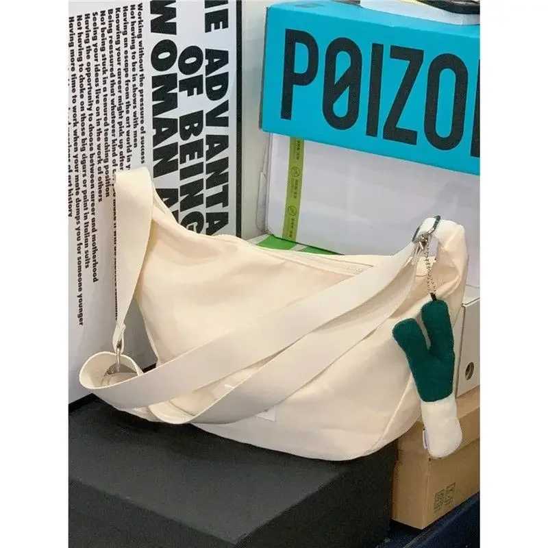 Versatile Crossbody Dumpling Bun for Women 2025 New College Students Commuting to Class Large Capacity Canvas BagT251121