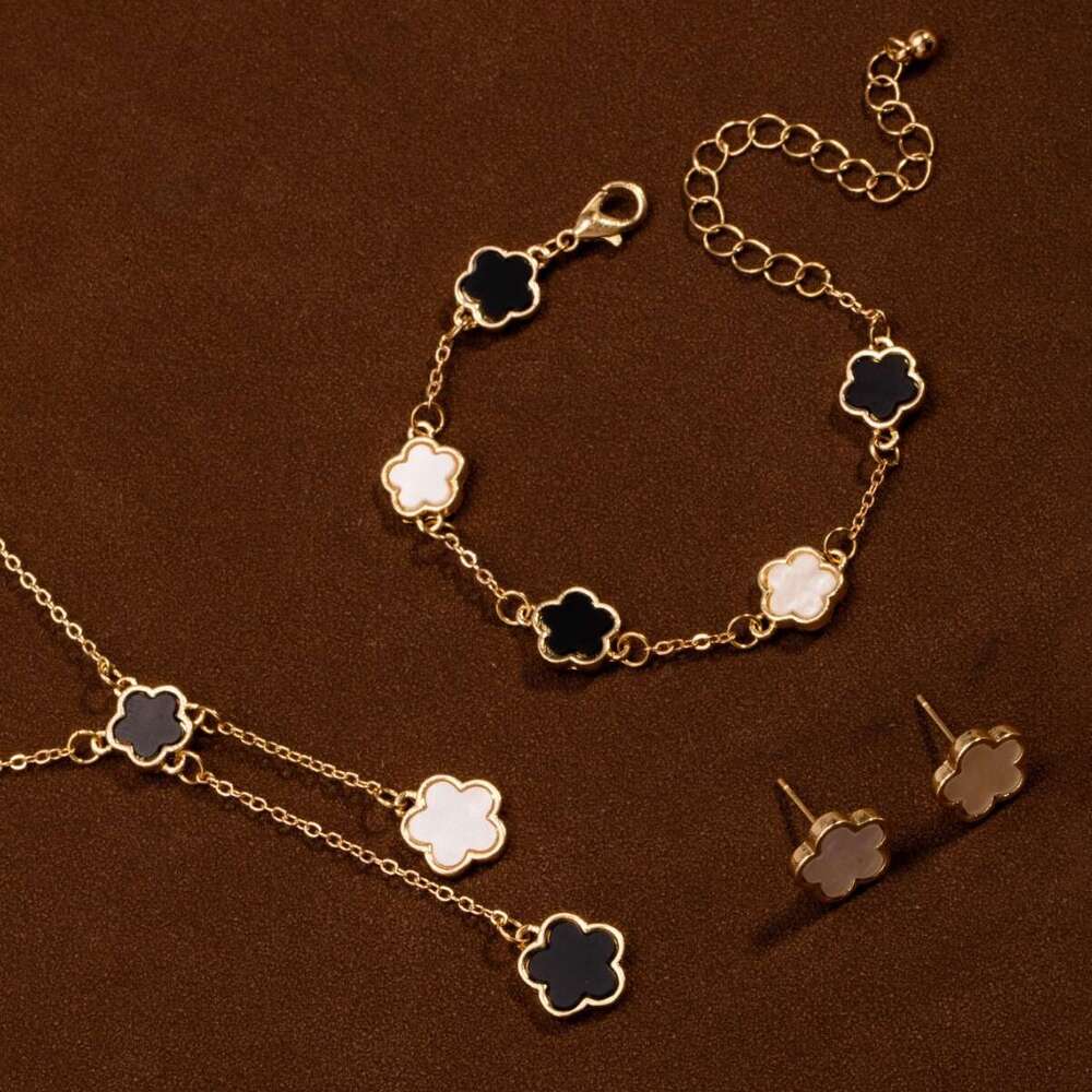 Vintage French Elegant Design Black and White Five-Leaf Clover Earrings Necklace Bracelet Set Flower Jewelry Niche Exquisite