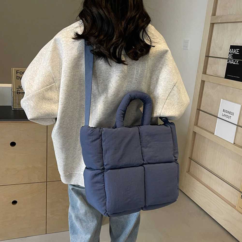 Winter Puffer Cott Padded Wens Shoder Bag Large Capacity Solid Square Tote Bags Checkered Embroidery Thread Down Handbags Y251121