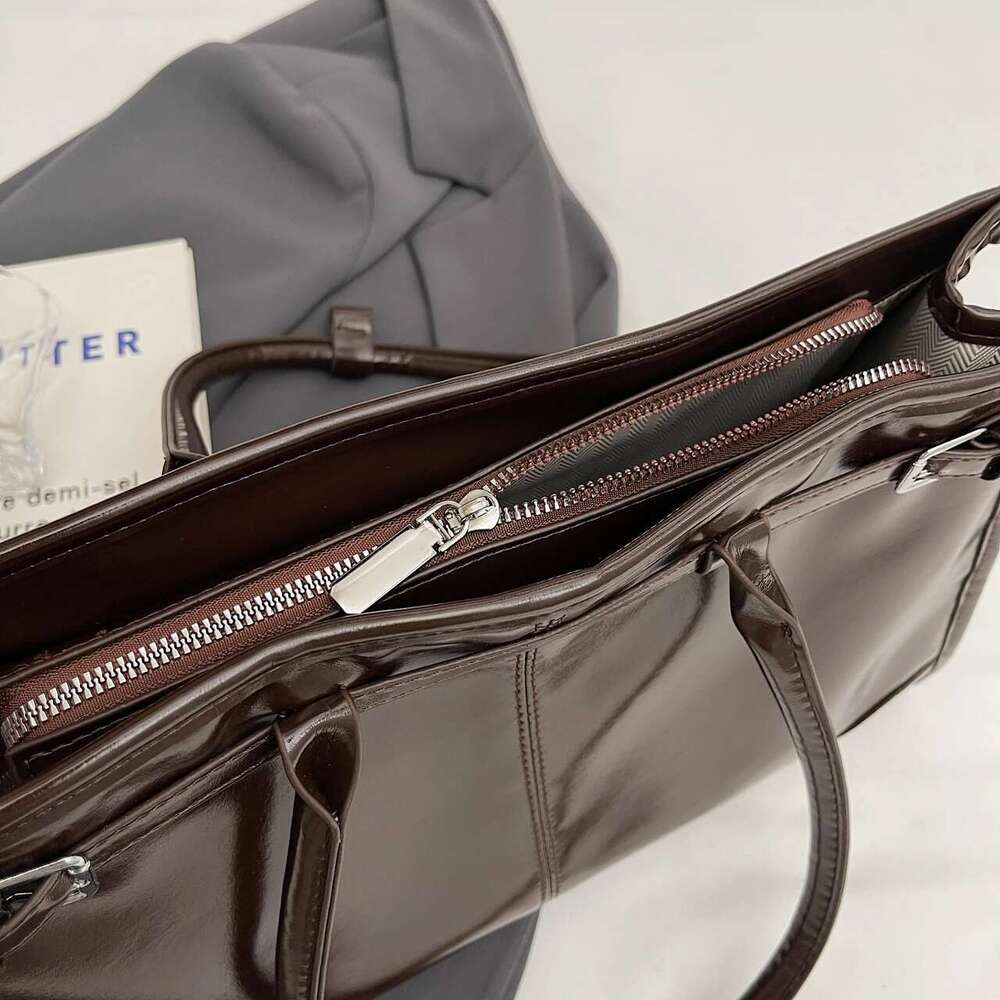 Shiny PU Leather Handbags Women Large Solid Elegant Shoulder Bags Classic Female Packages England Style Retro Casual Totes Lady