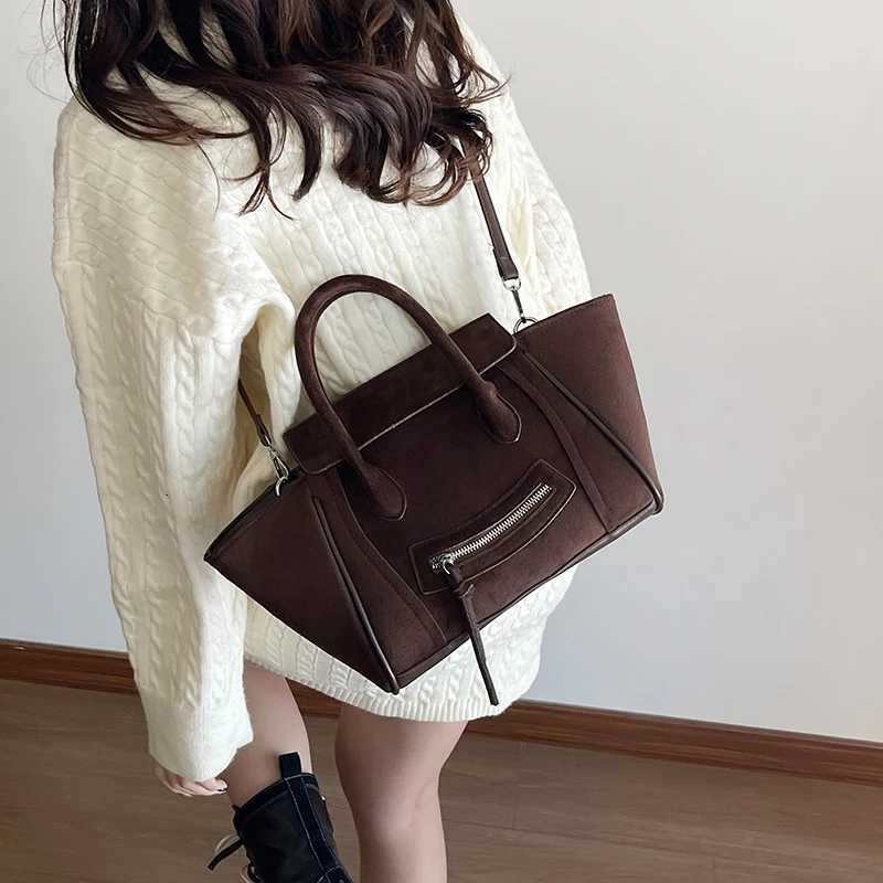 Fashion High-End Suede Bag 2025 New Large-Capacity Crossbody Bag Fiable Cmuter Handbag Wing Bag 8120XF Y251121