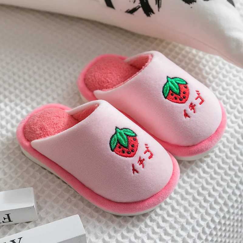 Kids Slippers Winter Warm Home Shoes New Children Fall and Winter Cotton Slippers Warm Thick Shoes For Girls and BoyW251121