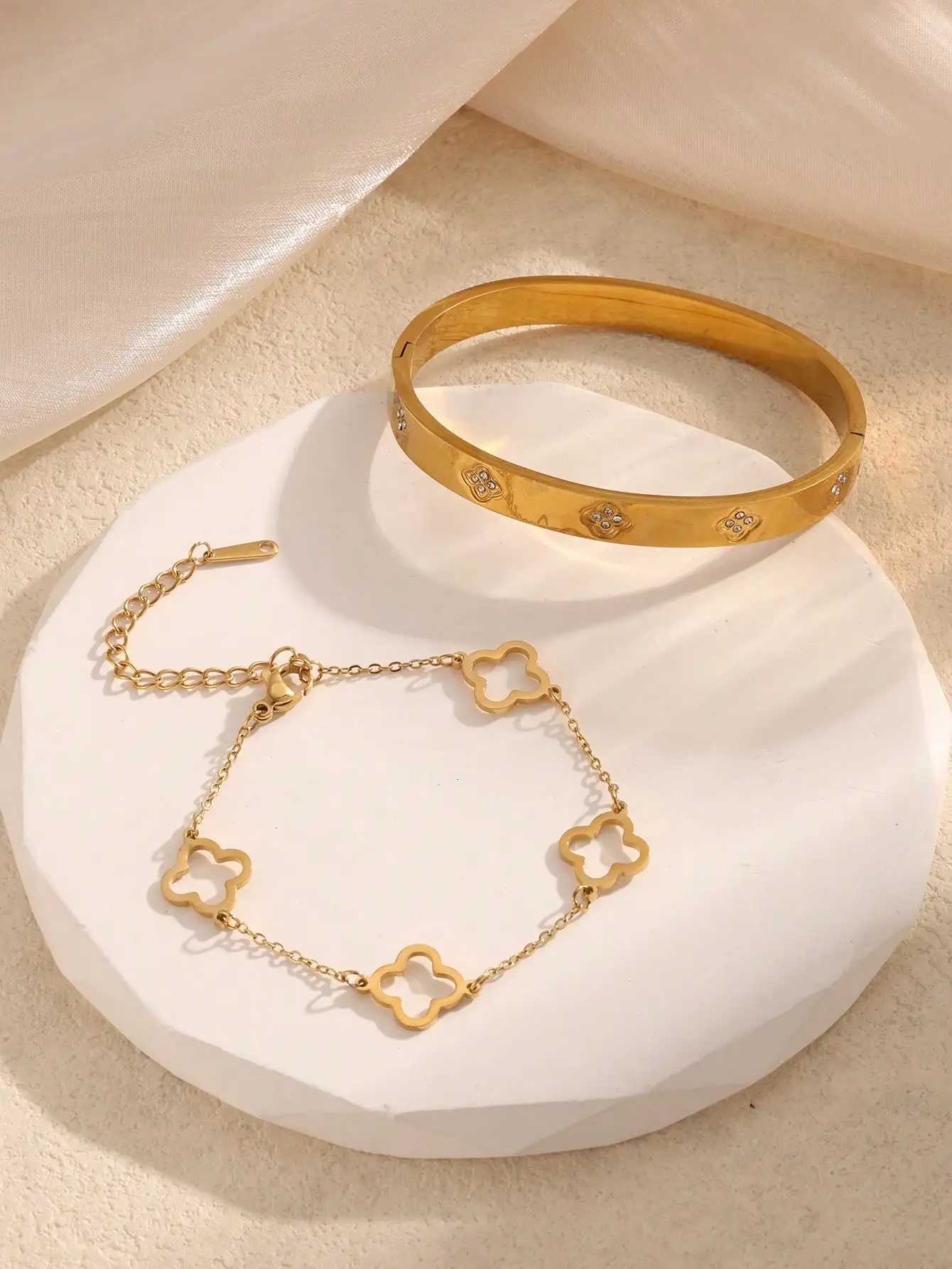 2 Pcs Triangle Star Zirconia Bracelet with Clover Bracelet suitable for daily wear Valentines Day Gift Mothers Day GiftW251121