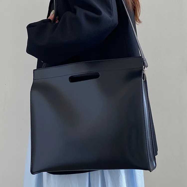 Womens simple official document tote bag computer bag commuting file bag niche hand bill of lading shoulder slung bagT251121