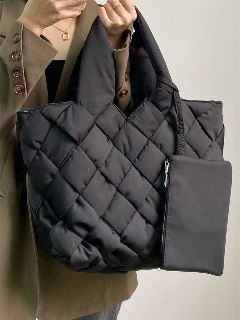 Woven Padded Bucket BagTote Handbag Large Capacity Feather Down Quilted Shoder Bag Phe Purse Luxury low Bag Y251121