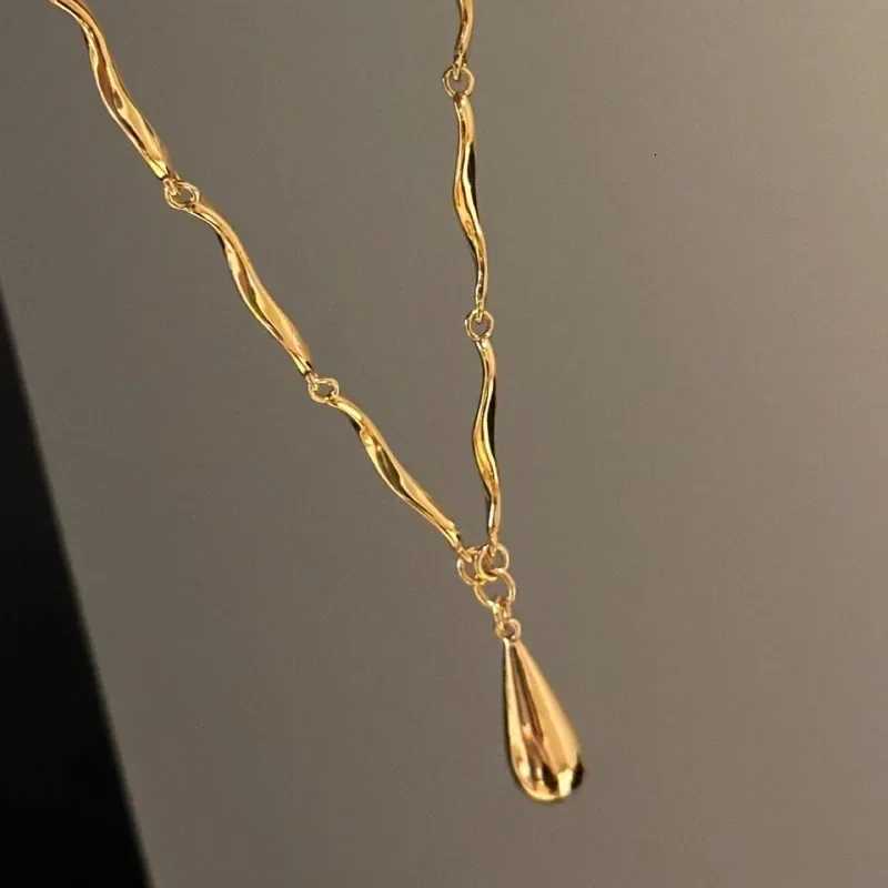 New in Vintage Glossy Water Droplet Necklaces Light Luxury Laziness High Quality Irregular Tassel Collar Chain Fine JewelryXJ251121