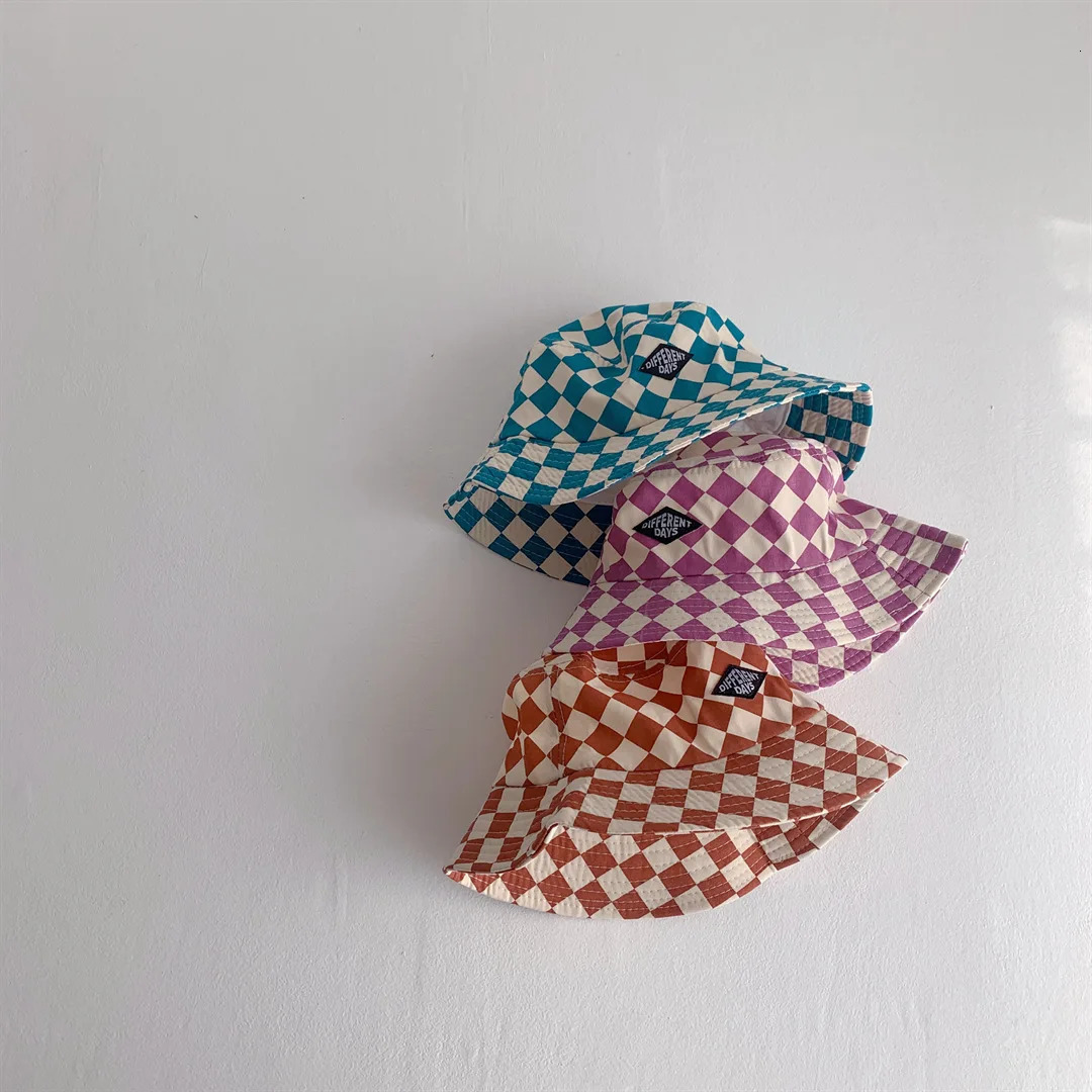 Fashionable checkered pattern childrens bucket hat cute smooth baby boy and girl sun soft fisherman Panama 250414z