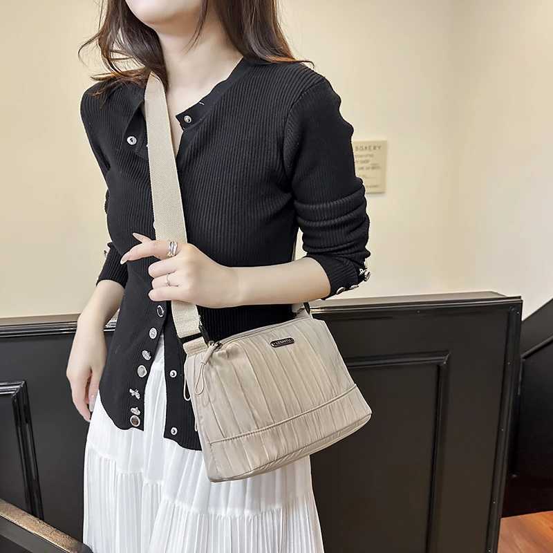 Trendy Pleated Design Womens Shoulder Bag Casual Nylon Tote Bag Purse Lightweight Fashionable Aesthetic HandbagT251121